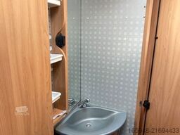 BÜRSTNER Delfin T 680 *Backofen**Solar**Markise