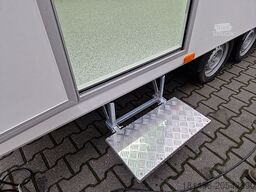 trailershop Messestand Infostand mobile Bühne 470x220 Licht