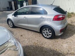 KIA Rio UEFA Euro 2016,Navi,SHZ,Kamera,PDC,Garantie