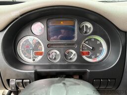 DAF CF 65.300 + LONG BOX 8,60 + LOADLIFT 2500 KG + ...