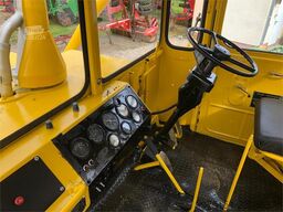 Kirovets K700A V8