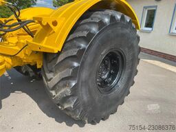 Kirovets K 701 V12