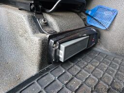 VOLVO FE 320 6x2/4 Abroller mit Cont. + Kran HMF 1820