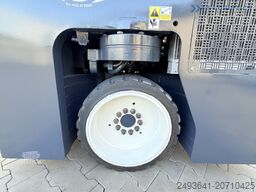 Combilift C2500CB DIESEL TRIPLEX 5500 FREE LIFT