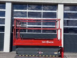 SkyJack SJ 3226 9,90m Scherenarbeitsbühne *Akku NEU*