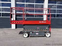 SkyJack SJ 3226 9,90m Scherenarbeitsbühne *Akku NEU*