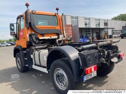 Mercedes-Benz Unimog U 527