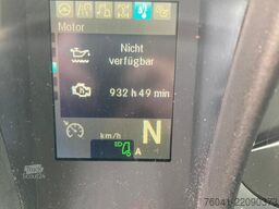 Mercedes-Benz Unimog U 527
