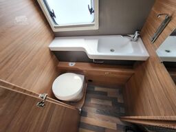 WEINSBERG CaraCore 700 MEG, 180PS, Auto, Solar, Alarm TV