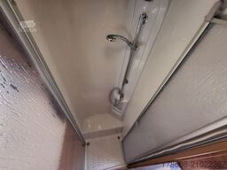 WEINSBERG CaraCore 700 MEG, 180PS, Auto, Solar, Alarm TV