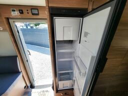 WEINSBERG CaraCore 700 MEG, 180PS, Auto, Solar, Alarm TV