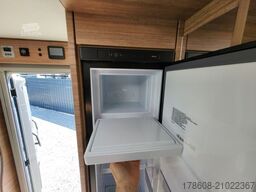 WEINSBERG CaraCore 700 MEG, 180PS, Auto, Solar, Alarm TV