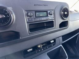 MERCEDES-BENZ Sprinter 319 CDI Kasten+4x4+AHK 3,0t+Kamrea+