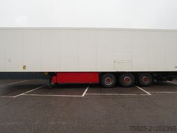 Schmitz Cargobull Refrigerated trailer with Carrier Vector 1800