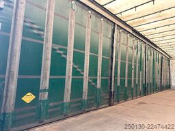 SCHMITZ CARGOBULL SCB*S3T MegaTrailer Curtainsider Edscha