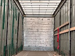SCHMITZ CARGOBULL SCB*S3T MegaTrailer Curtainsider Edscha