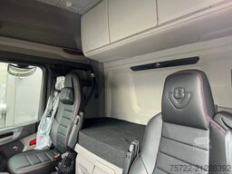 Scania R590 6x4 BL Plattform / Kran TAJFUN LIV L150Z