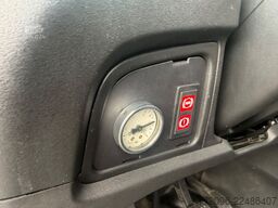 IVECO 40c17 + Veldhuizen P33-2 Minisattel, Stapler