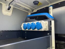 VOLKSWAGEN CRAFTER REGALS. STANDHZG. ZUSATZHEIZUNG NAVI PDC