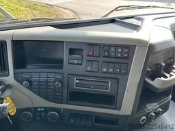 Volvo FM 430 !!8X4 TRIPLE!! EURO6!! Z-KRAAN!!/KIPPER!...