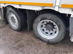 Renault D 320 6x2 HIAB KRAAN + RETARDER 138.000km