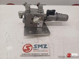Caterpillar Solenoid valve + press reduction Caterpillar