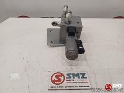 Caterpillar Solenoid valve + press reduction Caterpillar