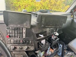 Iveco Trakker 500E6 6x4 Tipper.