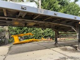 FRUEHAUF Flatbed trailer 3 Axle SAF front Lift axle