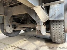 FRUEHAUF Flatbed trailer 3 Axle SAF front Lift axle