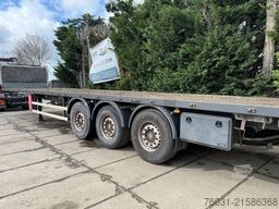 FRUEHAUF Flatbed trailer 3 Axle SAF front Lift axle
