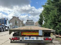 FRUEHAUF Flatbed trailer 3 Axle SAF front Lift axle