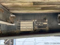 FRUEHAUF Flatbed trailer 3 Axle SAF front Lift axle