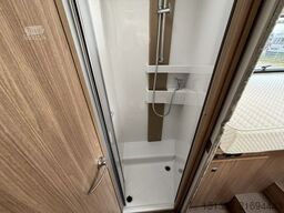 BÜRSTNER Limited T 727 G Hubbett, Markise, SAT/TV, Radio