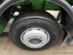 MERCEDES-BENZ AROCS 3240 8x4 Betonmischer Liebherr 9 m³
