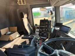 SCANIA P94 GB 4x2 NA 230 Kehrmaschine