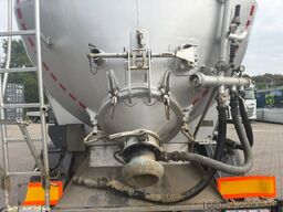 KÄSSBOHRER 3-Achs Silo für Staubgut