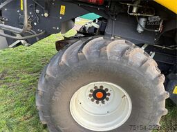New Holland CR 9070