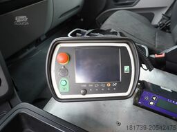 Mercedes-Benz Antos 3240 8x2 / Tajfun 5T crane / Farid