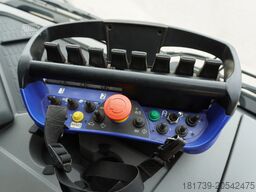 Mercedes-Benz Antos 3240 8x2 / Tajfun 5T crane / Farid