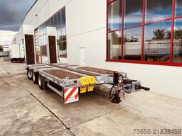Möslein TT 31  31 t Tridem- Tieflader 3 Achs, 8 m LadeflächeNeufahrzeug