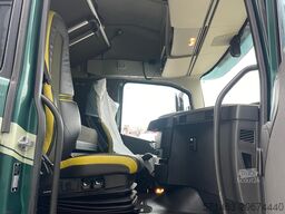 Volvo FH16 750 8x4 PUSHER