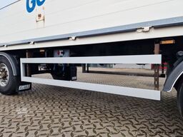 WEB-TRAILER PRASQ 18 / Ladebordwand