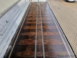 WEB-TRAILER PRASQ 18 / Ladebordwand