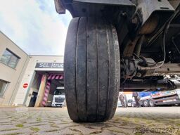 WEB-TRAILER PRASQ 18 / Ladebordwand