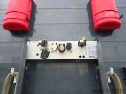 SCHMITZ CARGOBULL SCS 24 / Staplerhalter. / Palettenk. / Lenkachse