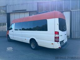 Mercedes-Benz Sprinter 516CDI 4x4. 17+1 seats.