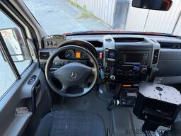 Mercedes-Benz Sprinter 516CDI 4x4. 17+1 seats.