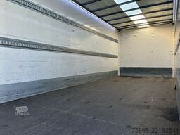 Volvo FL 210 / 12 Ton / 611 dkm / Box / Loadlift / AP...