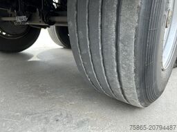 Schmitz Cargobull SCB S3B / Box Trailer / BPW Drum / NL Trailer /...